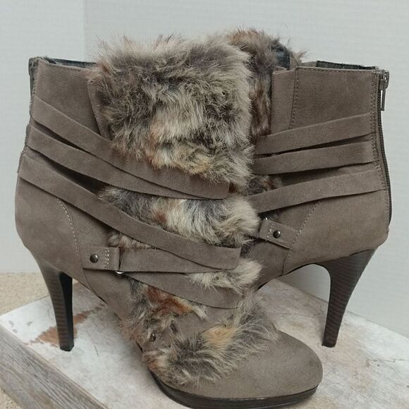 👍 Elle Faux Fur Suede Heels Size 8.5. A6 - Picture 7 of 10